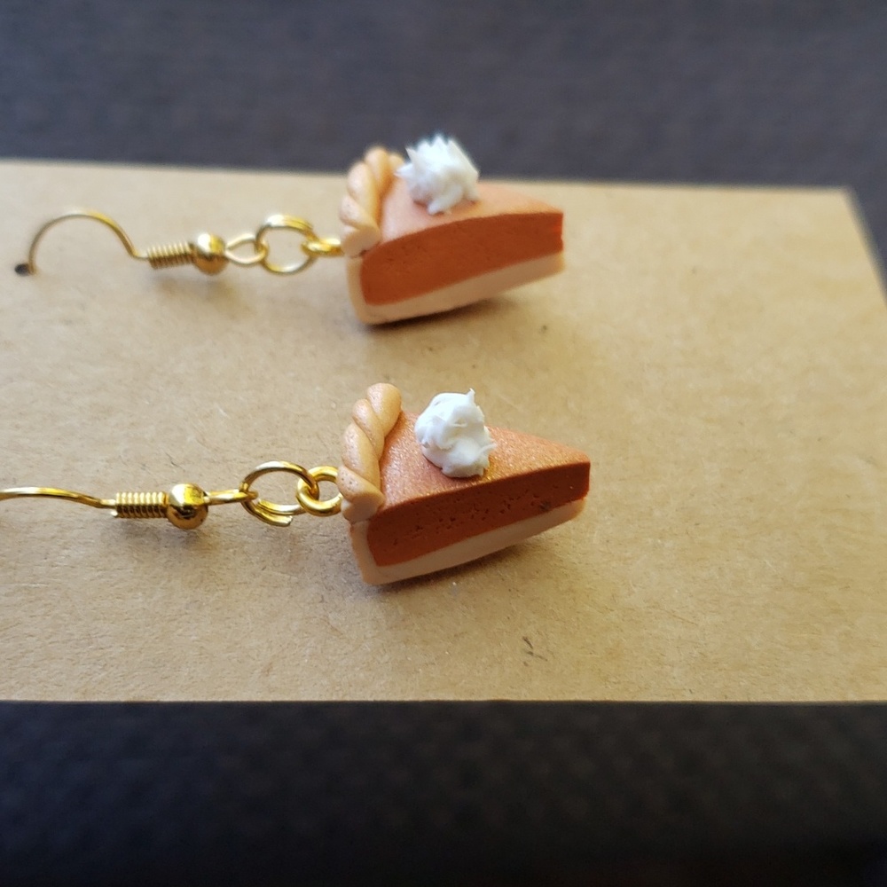 Handmade NEW pumpkin pie earrings